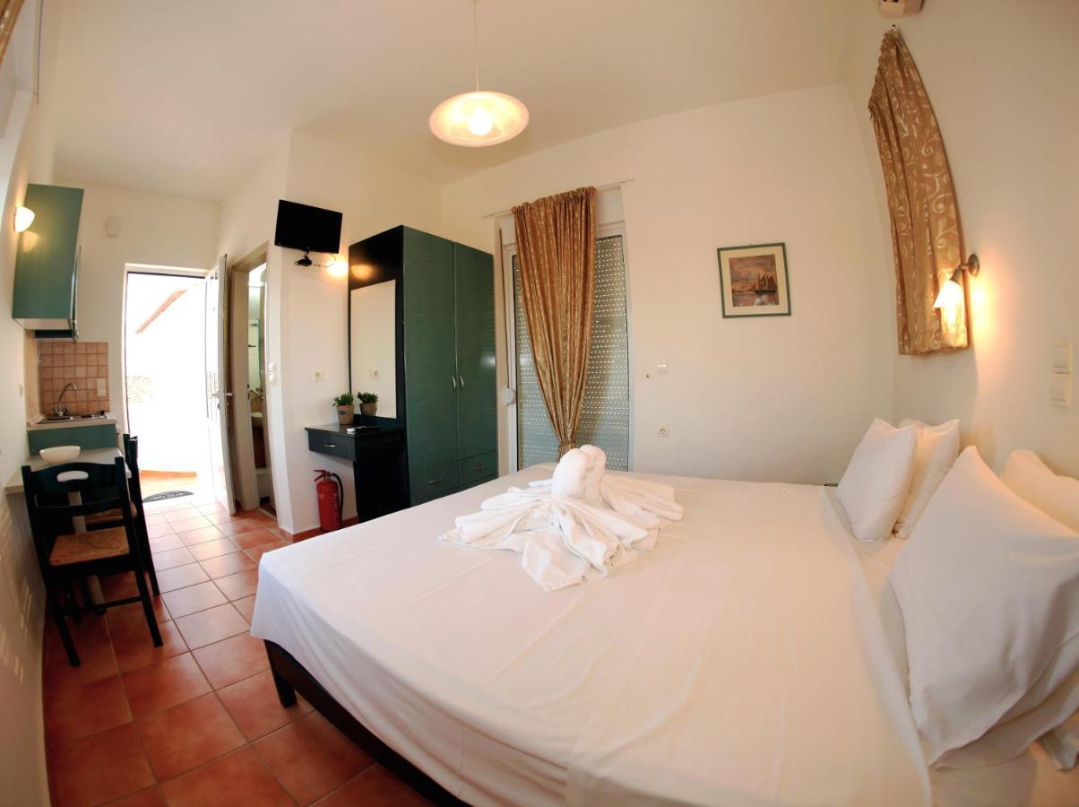 Tersanas Beach Lodges Ngoại thất bức ảnh