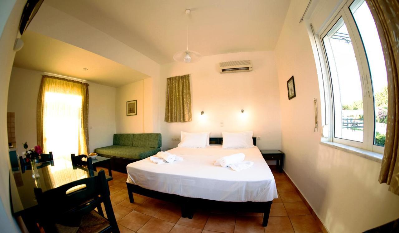 Tersanas Beach Lodges Ngoại thất bức ảnh