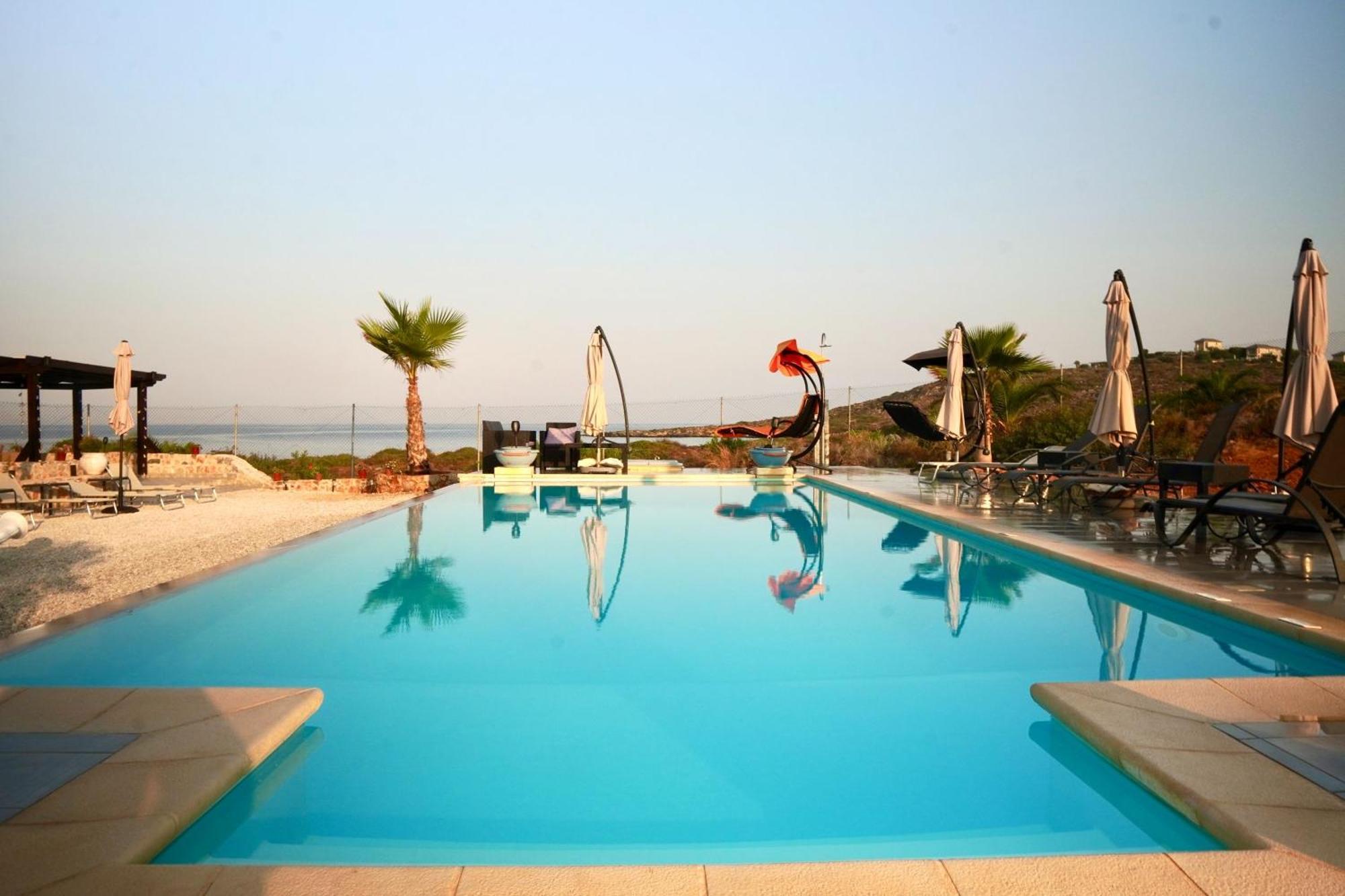 Tersanas Beach Lodges Ngoại thất bức ảnh